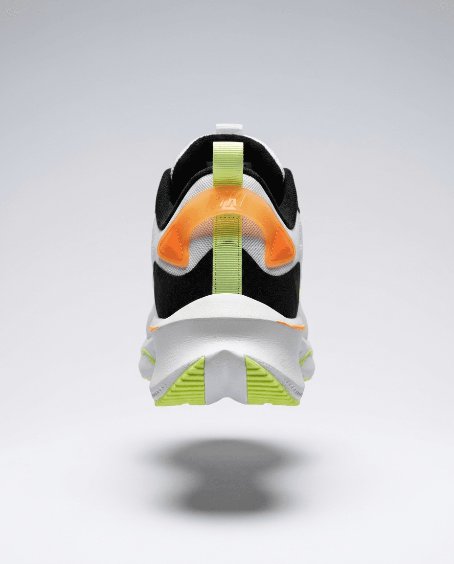 Nike Air ZoomX yugurish krossovkalari